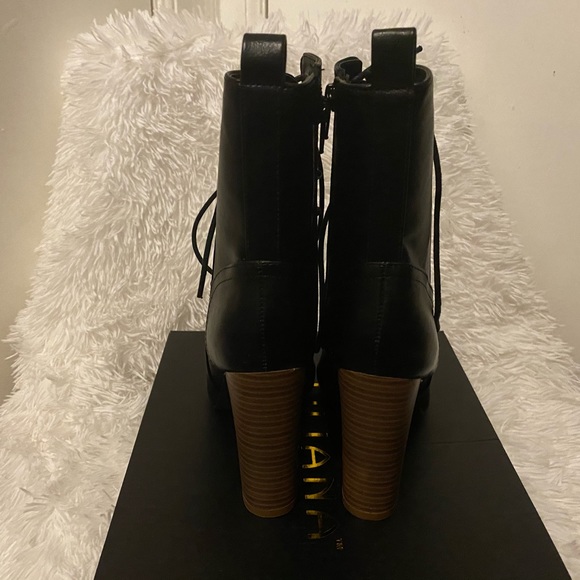 Lace Up Chunky Heel Bootie Size 8 - Picture 5 of 8